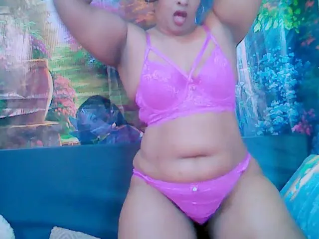 Live sex webcam photo for Mysticxxx4u #252796319