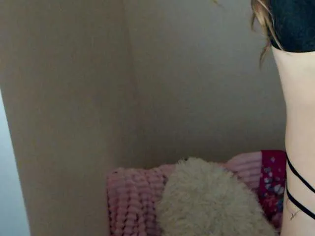 Live sex webcam photo for Emmi-li #250855107