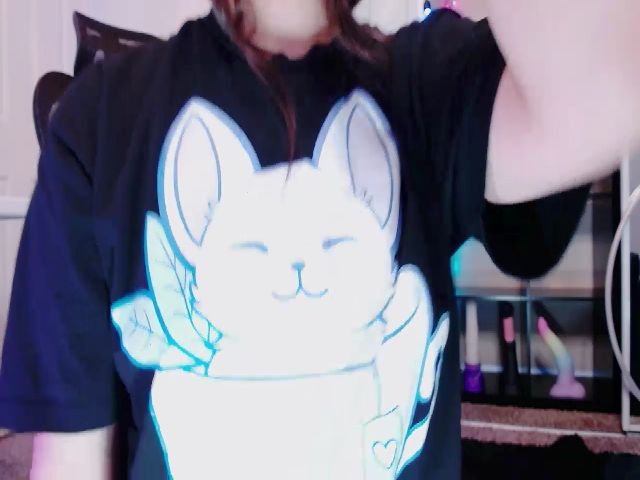 Live sex webcam photo for moonlitfox #262480143