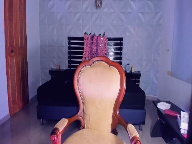 Live sex webcam photo for Katyperryy #252649157