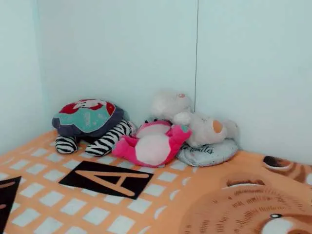 Live sex webcam photo for orianasabatil #242811916