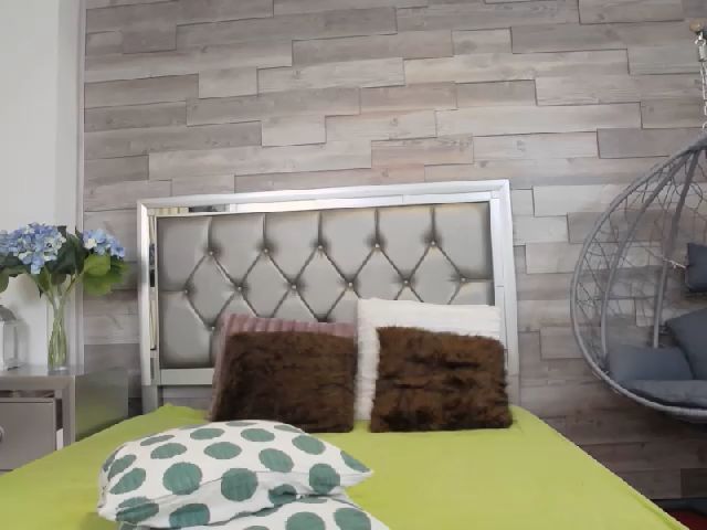 Live sex webcam photo for MissElisabeth #257879090