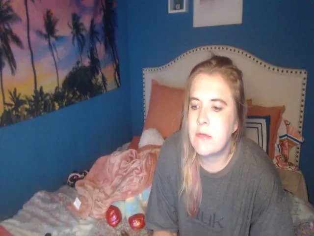 Live sex webcam photo for SnowWhiteXxxx #255502223