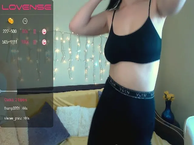 Live sex webcam photo for JenniferGill #263033505