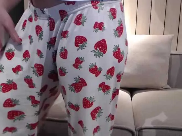 Live sex webcam photo for Shy-SweetGirl #240906002