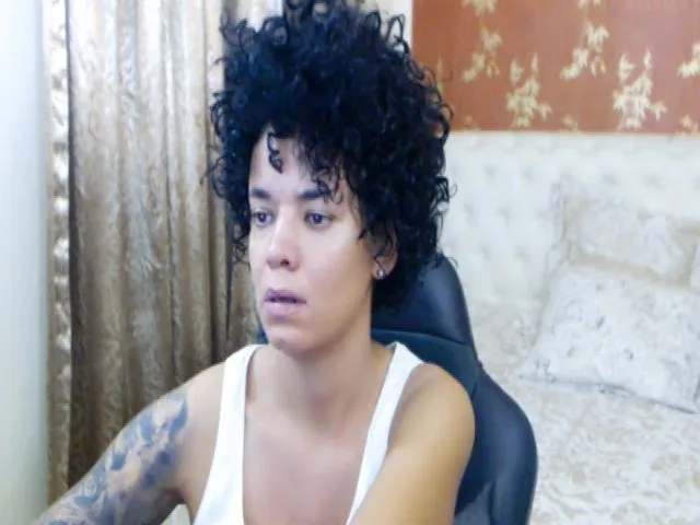 Live sex webcam photo for LaraAnne_ #256334794