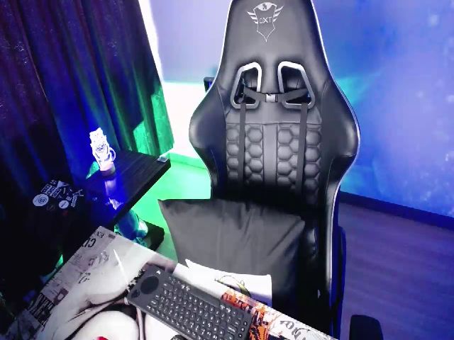 Live sex webcam photo for BiancaMiller #252805579