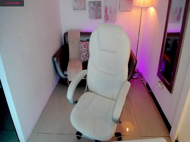 Live sex webcam photo for MillyMorgan #257546987