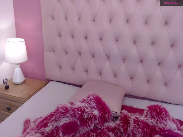 Live sex webcam photo for Keyra_R #260689326