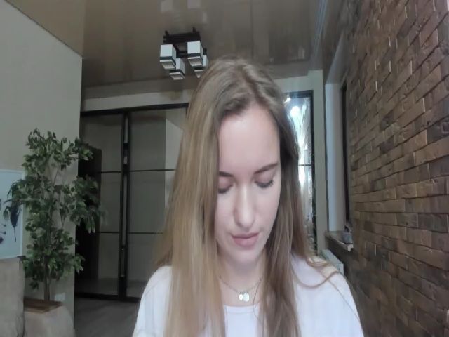 Live sex webcam photo for ThatsLori #260100167