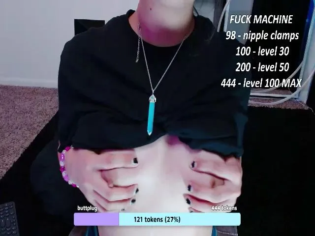 Live sex webcam photo for moonlitfox #262895038