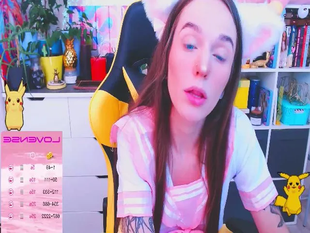 Live sex webcam photo for JinjerMoon #255611363