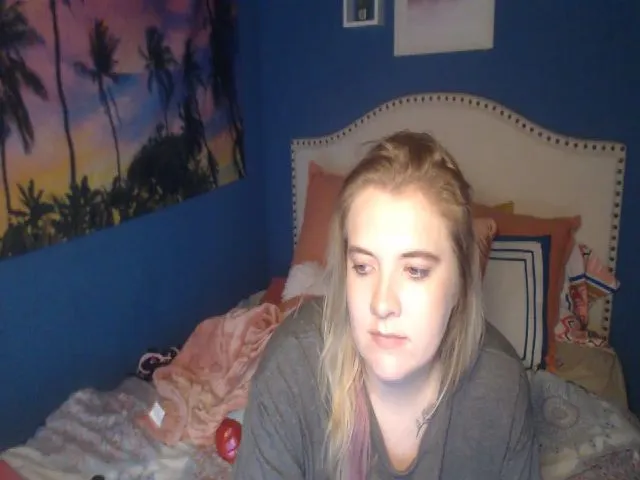 Live sex webcam photo for SnowWhiteXxxx #255506440