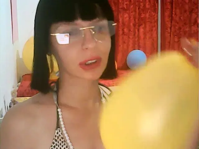 Live sex webcam photo for araartist #264463641
