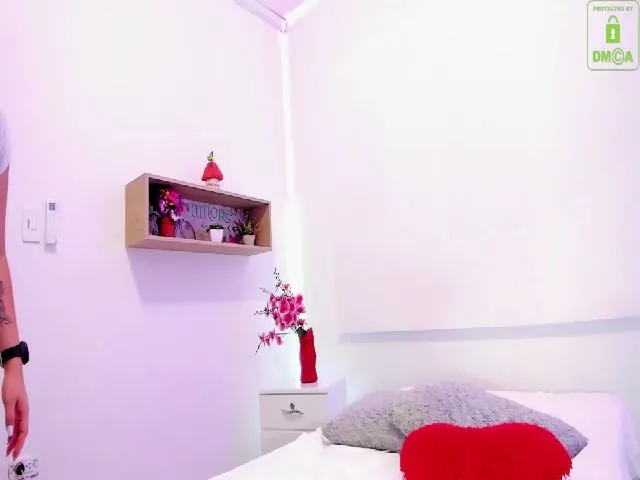 Live sex webcam photo for melanystone_ #265012276