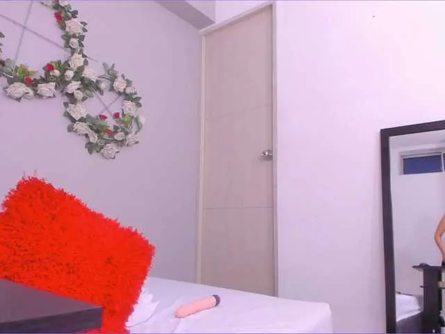 Live sex webcam photo for selenemilf #241439173