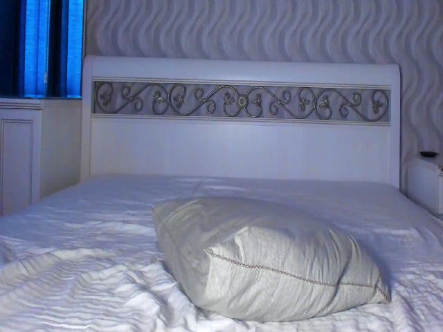 Live sex webcam photo for StephanyLuxe #287869672