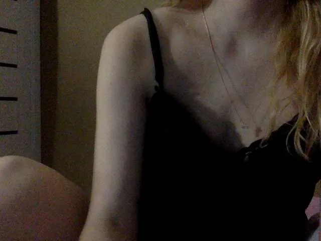 Live sex webcam photo for Lisenok-19 #241404149