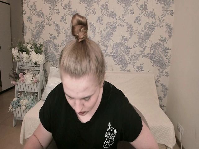 Live sex webcam photo for EllaBrix #259445095