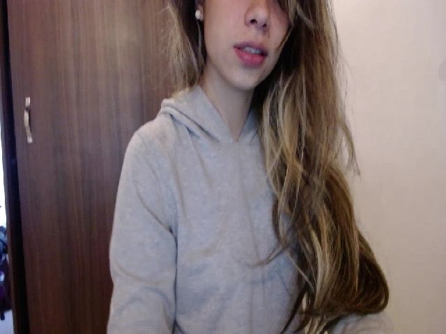 Live sex webcam photo for LaraSmiith_ #258211812