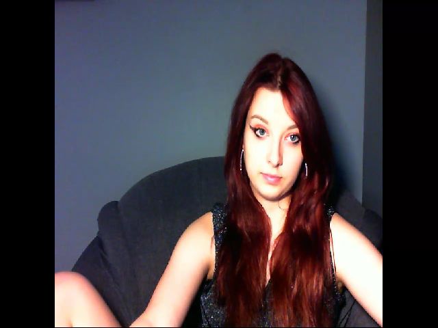 Live sex webcam photo for VirginLuna18 #253869241