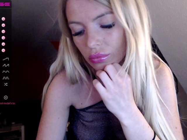 Live sex webcam photo for Bellebelle91 #246356417