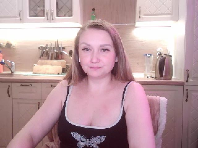 Live sex webcam photo for JaneGrey111 #263216187