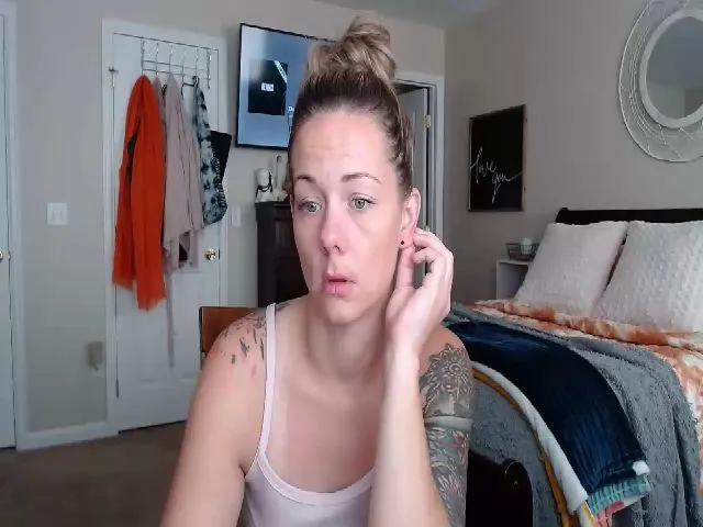 Live sex webcam photo for AvaWynn #263743978