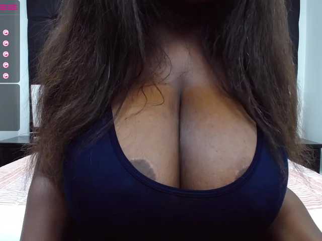 Live sex webcam photo for GracieSmall #241170957