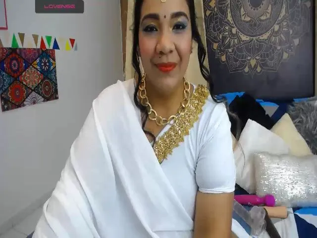 Live sex webcam photo for IndianMama #259276888