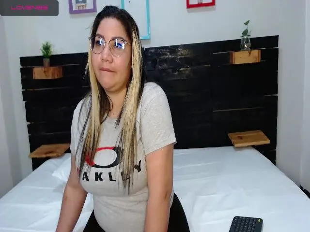 Live sex webcam photo for vick_harris #254877215