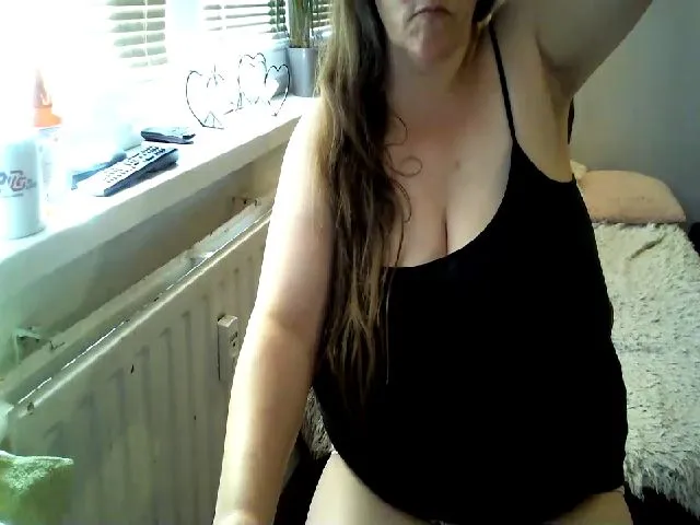 Live sex webcam photo for Bigmegi #261992810