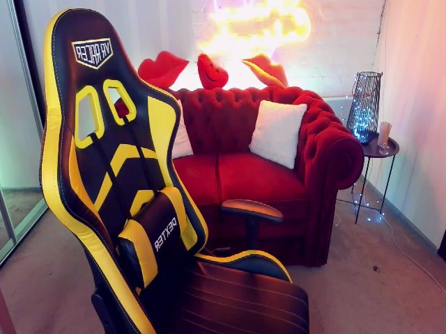 Live sex webcam photo for VanessaDow #254864926