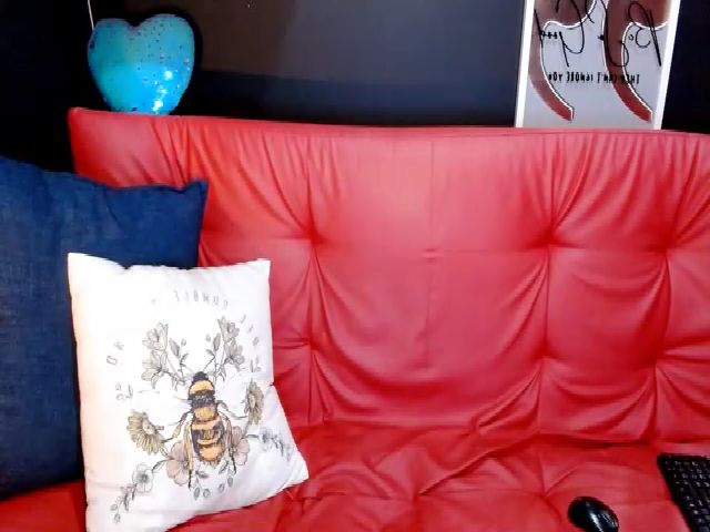 Live sex webcam photo for Ebonyindian69 #254245905