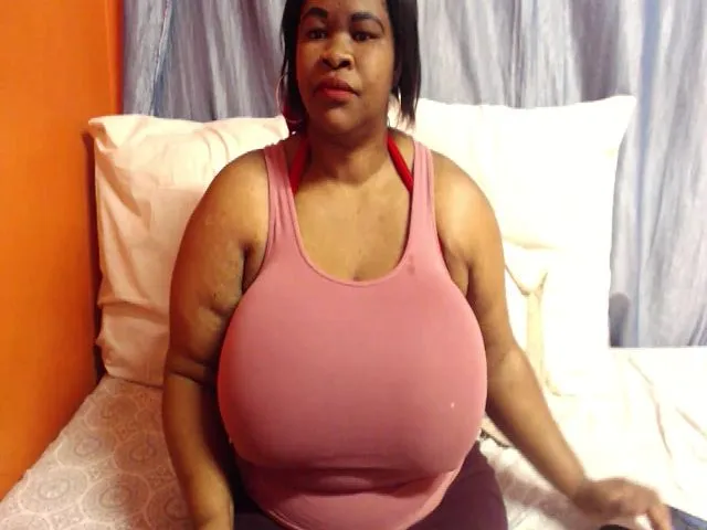 Live sex webcam photo for Sweetnozie #263586287