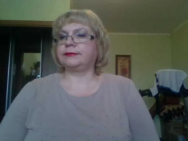 Live sex webcam photo for LOLA88888 #242615929