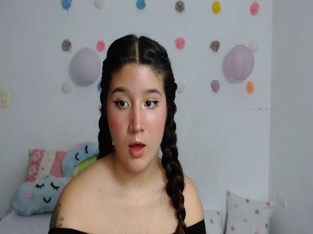 Live sex webcam photo for Em_aa #254680558