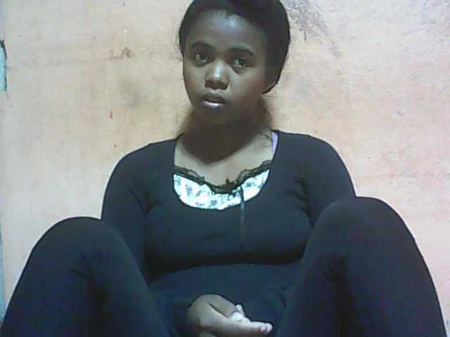 Live sex webcam photo for Malinciehot #241080696