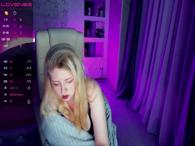 Live sex webcam photo for TinkerrBelll #255787929