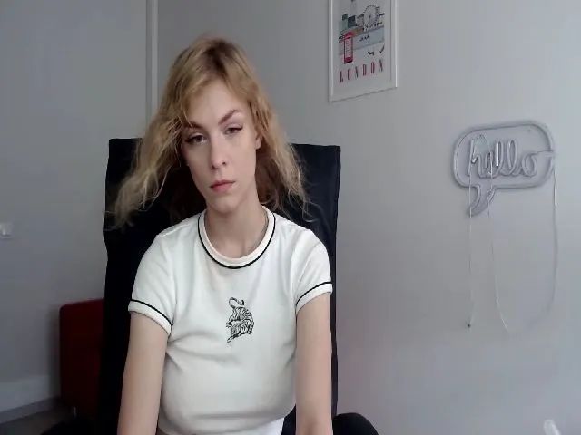 Live sex webcam photo for VanillaJenny #261181492