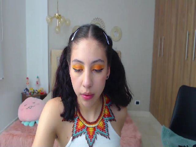 Live sex webcam photo for Emily_evans18 #256155182