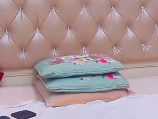 Live sex webcam photo for AngelaMyst #287940052