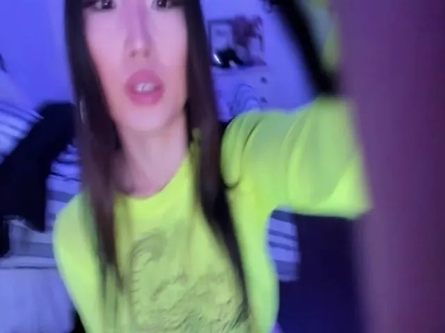 Live sex webcam photo for ZensationZ69 #265600764