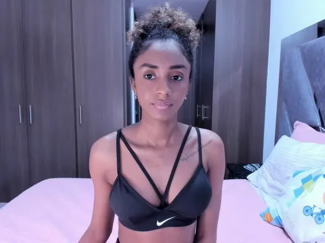 Live sex webcam photo for Nataliareyes_ #260903428