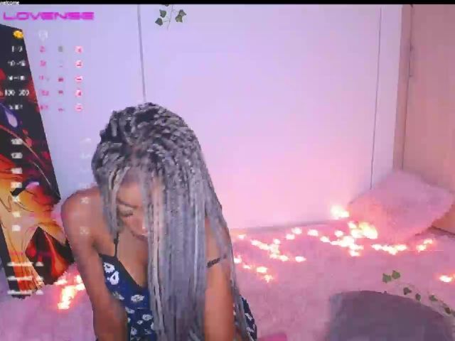 Live sex webcam photo for Aria_brown_ #254566568