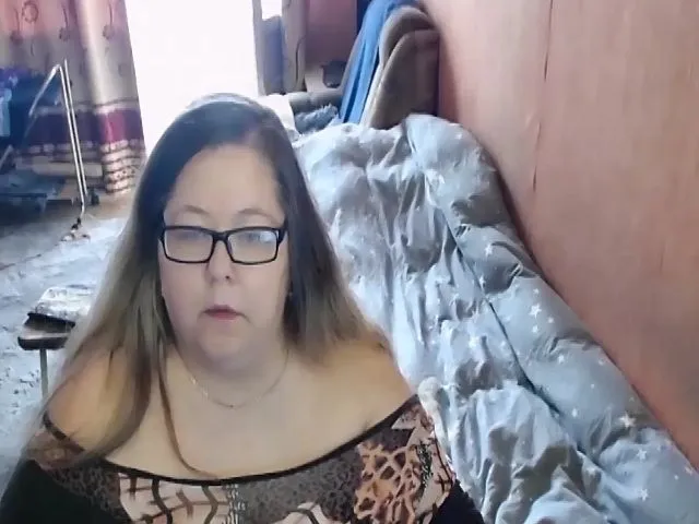Live sex webcam photo for HotXXXGirl1 #252971701