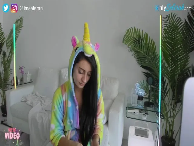Live sex webcam photo for Selerah #260835440