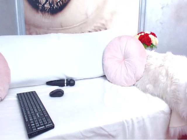 Live sex webcam photo for KateDolly #257376111