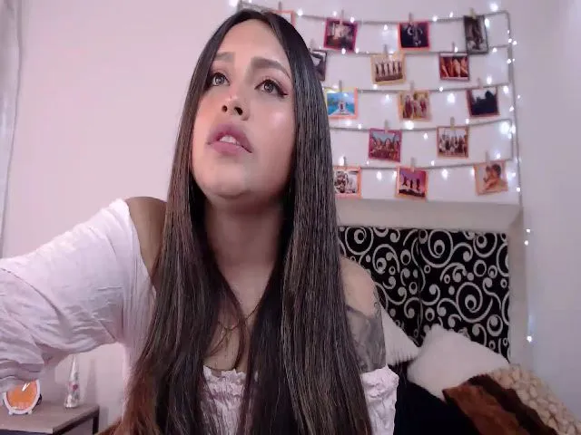 Live sex webcam photo for Litlecapricex #256279678