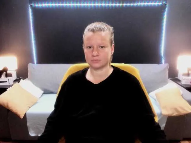 Live sex webcam photo for CoconutLegs #265054350